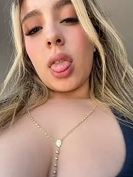 cloee_rainbow1 (F teen) - Spit on my pussy and rub it 💦😈👋🏼🥵