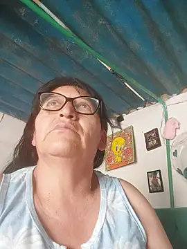 clarita_01 live cam preview