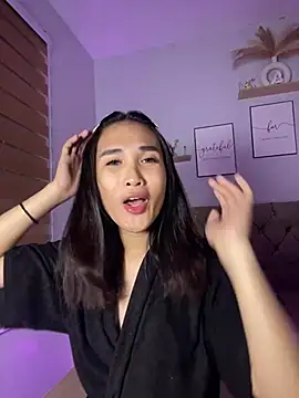 NathallieLovee live cam