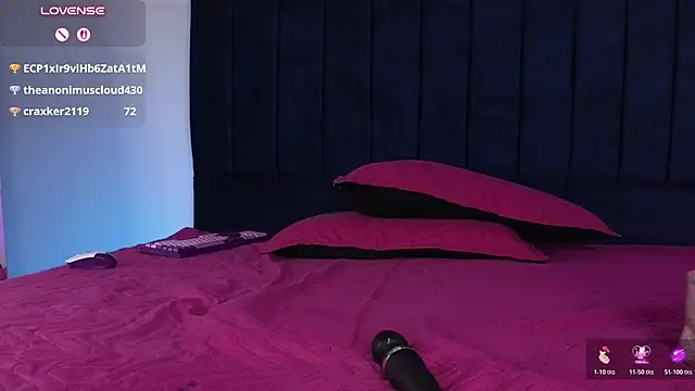 Katiaa_n live cam on StripChat