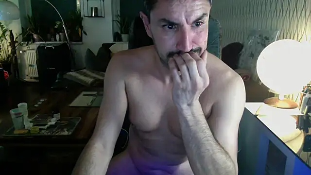 tomz0819 live cam on StripChat
