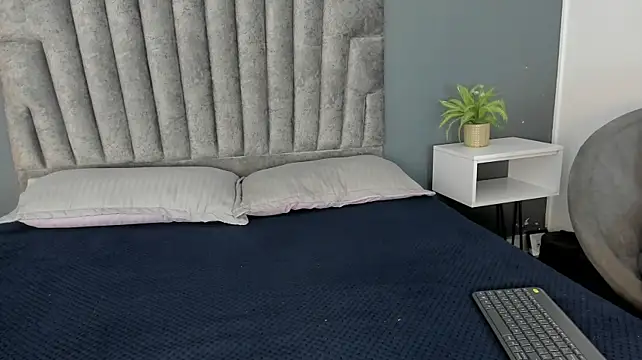 Charlie___Musk live cam on StripChat