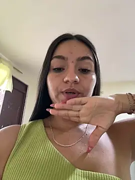 dulcecarox (F young) - Open pussy + naked