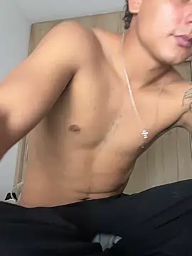 bob_petersonn on Stripchat