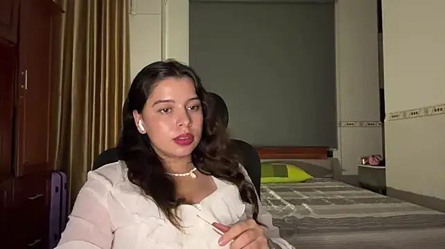 kayleneloukanis's live room