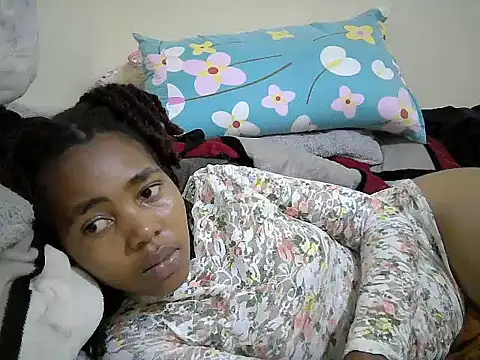 MidnightNala live cam on StripChat