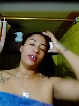 Sexiphil69 live cam on StripChat