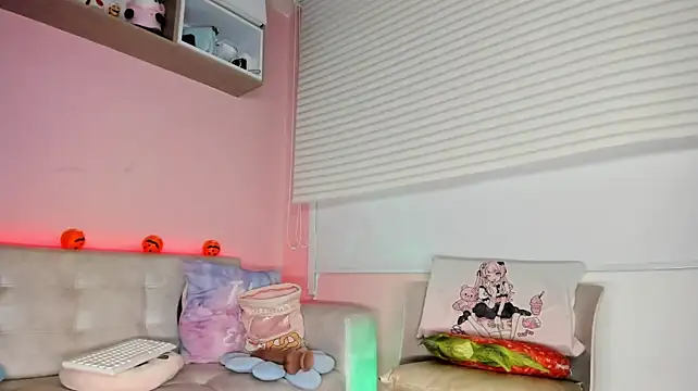 tinysara live cam on StripChat