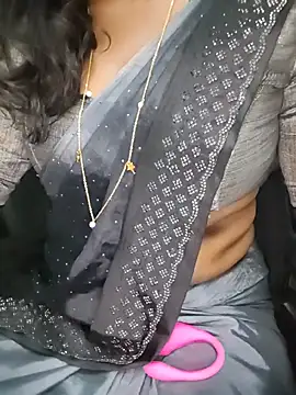 Tamilmallu-duskygirl03