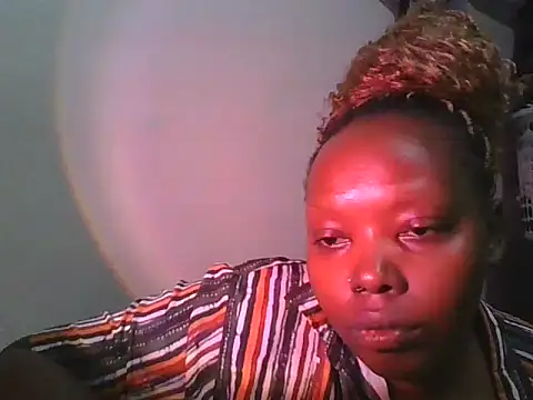 sweetbootty03 live cam on StripChat