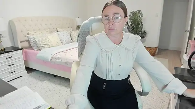 Vika73 live cam