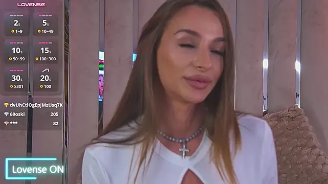 AllysonBlu live cam on StripChat