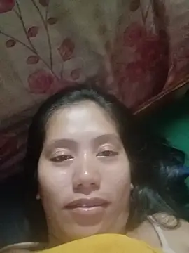 mommyyeng26 live cam on StripChat