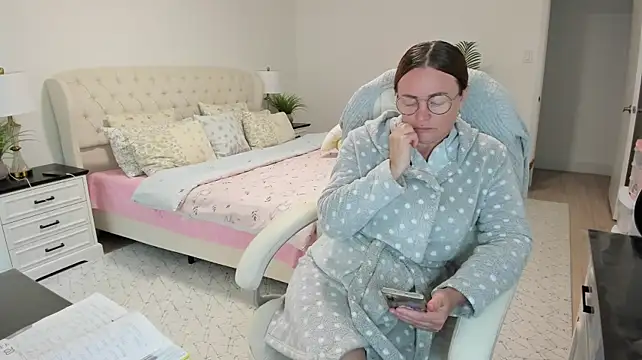 Vika73 live cam