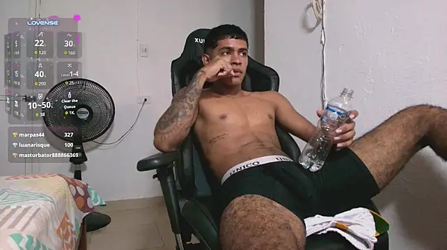 k_florez (M twink) - SHOW MY HOLE