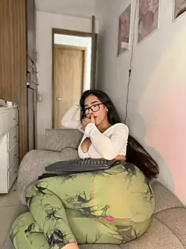 DulceLenns live cam on StripChat