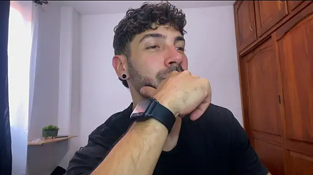 Guyinthemountain live cam on StripChat