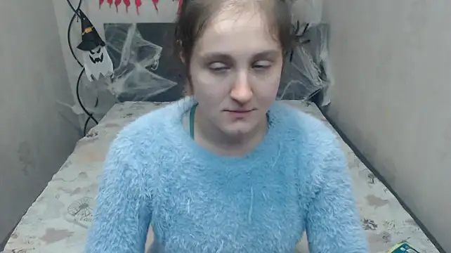 Holliy_Cooper live cam on StripChat