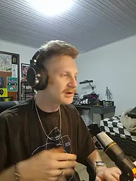 WhiteSteelDream live cam