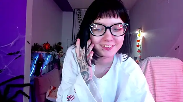 HazelTompson live cam on StripChat