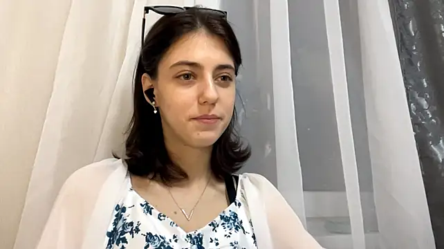 JessicaRomjue live cam on StripChat