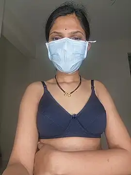 Shivani2002 live cam on StripChat