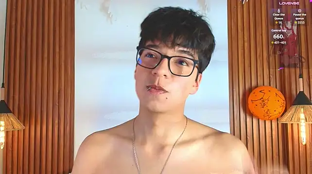 Milo_Wolff live cam on StripChat
