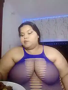 magda_curvy2324