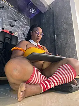 AranzalatinBlaks1 live cam on StripChat