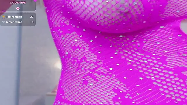 mia_gold_