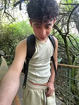 yoursexyjose live webcam