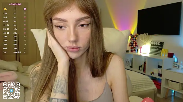 Lunainnk live cam on StripChat
