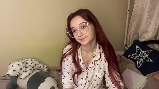 HildredGurrola live cam on StripChat