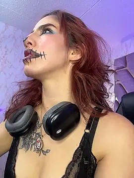 Elodiee_Roussee live cam on StripChat