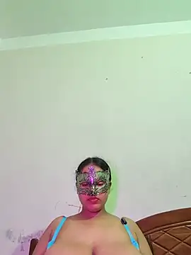 TANISHA-2026 live cam on StripChat