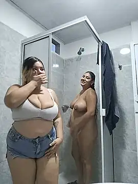 Sara_y_Amy live sex cam