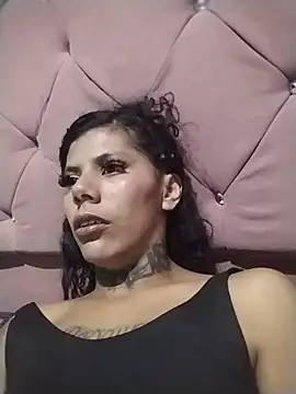 Majo_Ferrer live cam on StripChat