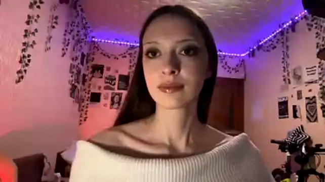 LoretaRosek live cam on StripChat
