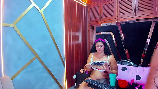 KatANDdakota live cam on StripChat