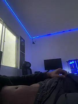 novinho20cm_ws live cam on StripChat