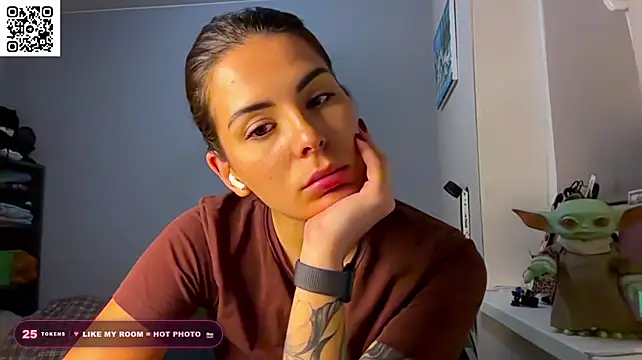 tawnaseveryn (F young) - show a tattoo on your stomach