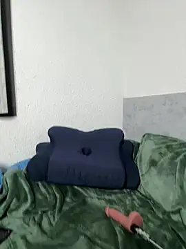 Milou- live sex cam