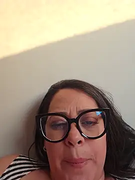 Itsmya live cam on StripChat