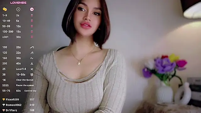 Cutee_Anna live cam on StripChat