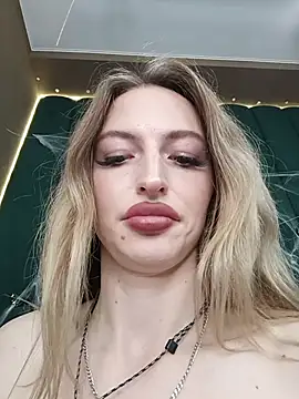 Joan_Wade