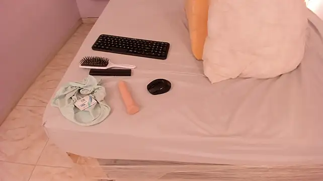 Laylacharmel live cam preview