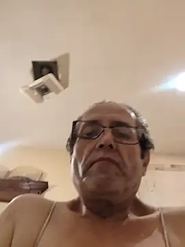 bobby69cock live cam preview