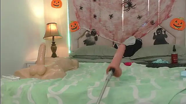 TINNATAYLOR live sex cam