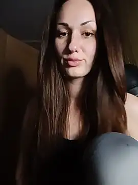 LunaCrystall live cam on StripChat