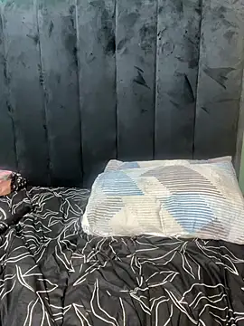 Chocolate_Chubby live cam on StripChat